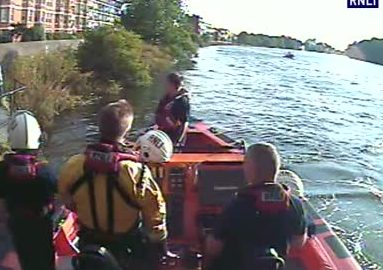 Chiswick RNLI are called to rescue two Andy Murray fans who leapt into the River Thames