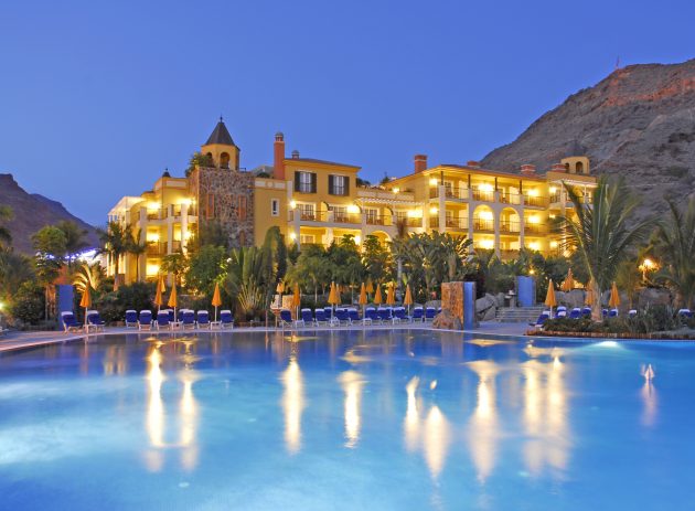 Canary Islands: Gran Canaria - Puerto de Mogán and Puerto Rico - YBW