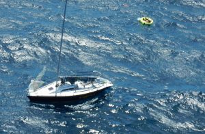 Solo skipper forced to abandon yacht off Tasmania