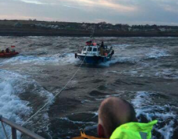 Vessel towed into Craster