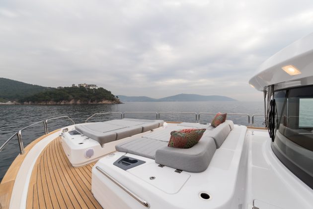 Sunbathing area on a motor yacht