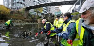 Cleaning up the Regent's Canal in London