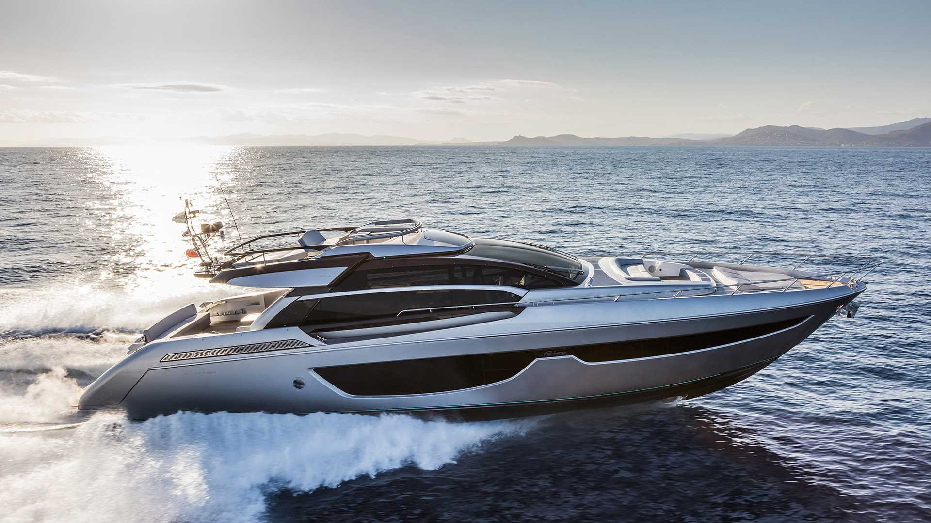 In action, a Riva Riva 76 Perseo motor yacht