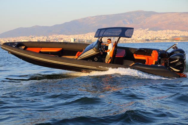 An orange and black version of the Sea-DNA 999G5