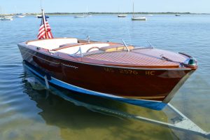 The mahogany speedboat which once belonged to the Kennedys - Restofus