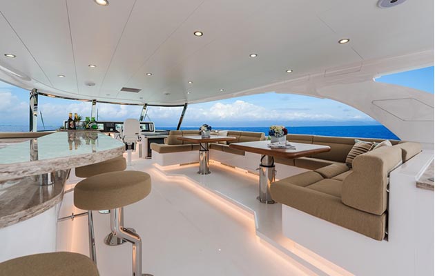 E98 flybridge