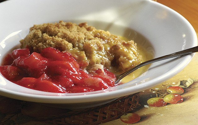 Rhubarb crumble