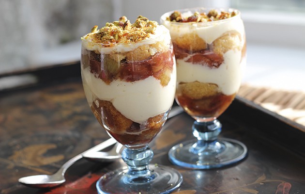 Rhubarb tiramisu with pistachio praline