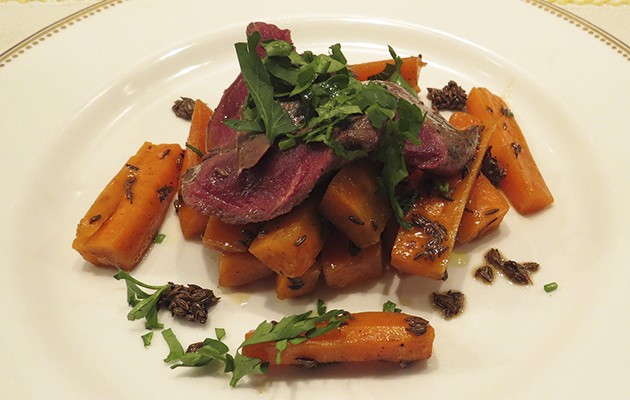 Pigeon with carrots and caraway