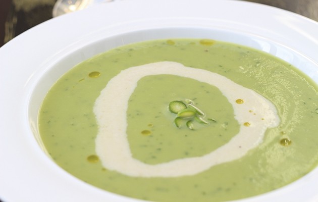 Asparagus and almond soup