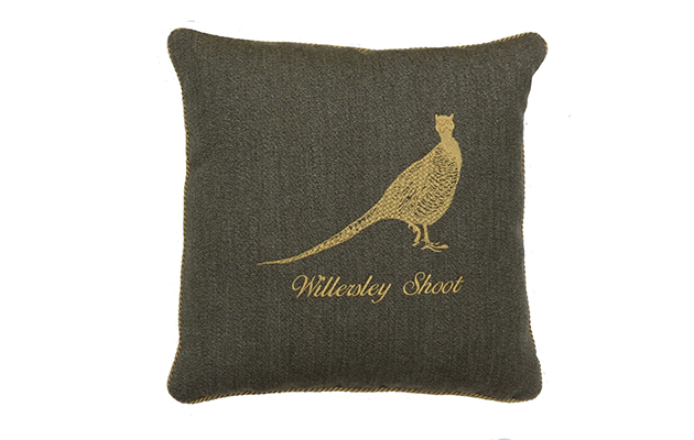 Christmas gift guide fro women. Cushion