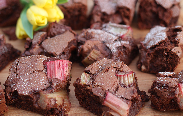 Chocolate and rhubarb brownies