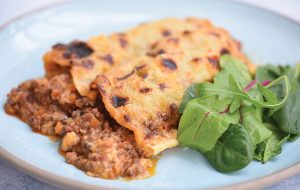 Venison cannelloni with crumbly cheese