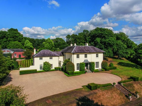 properties with tennis courts