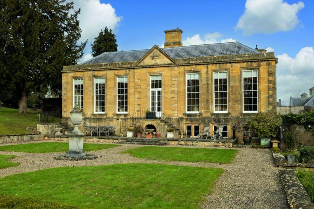 properties with tennis courts