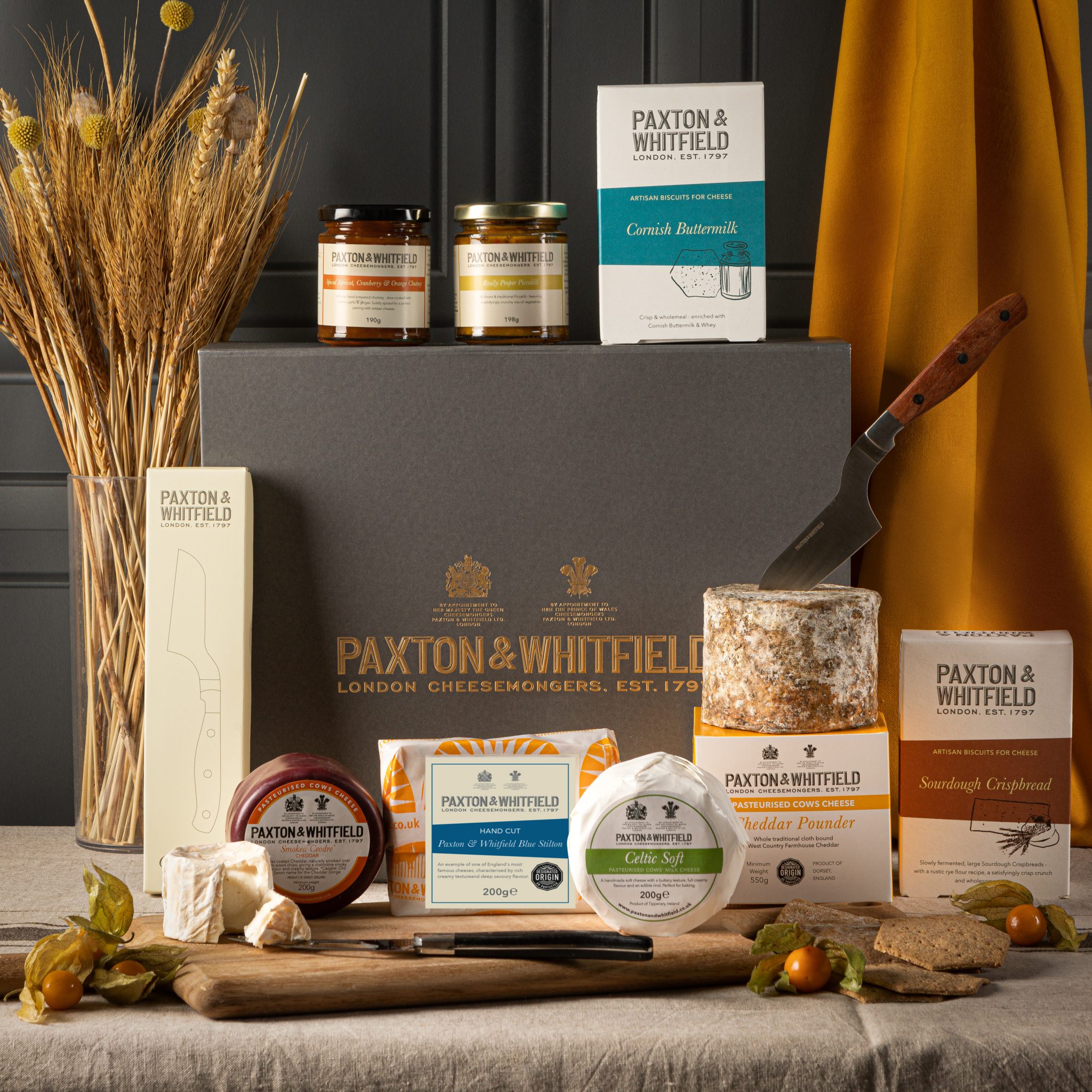 Best Hampers The Field