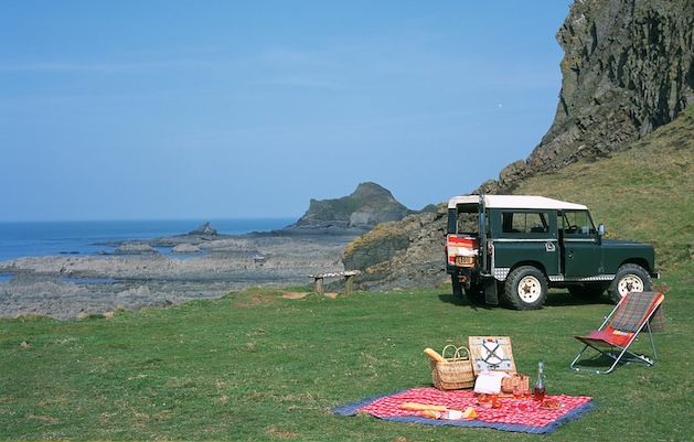 picnic blanket at beach picnic
