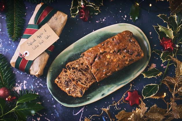 Spiced apple and cider fruit cake