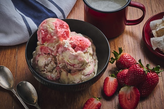Eton mess ice cream