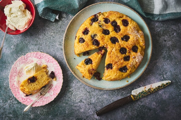Cherry and ricotta cake