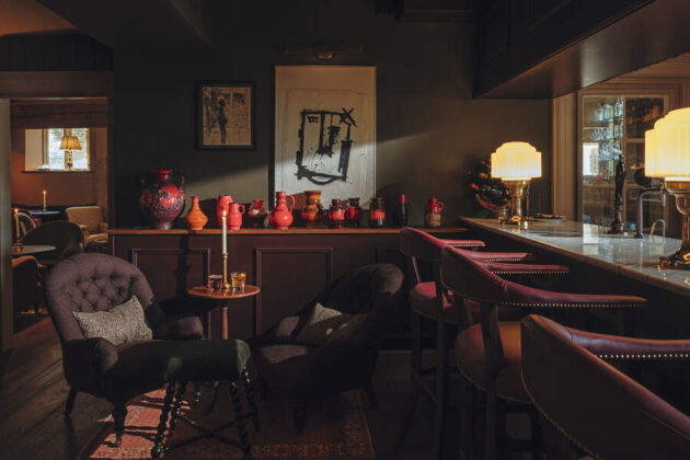 bar in old pub
