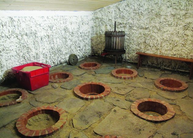 Domaine des Miquettes, clay amphorae