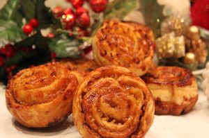 Apple puff pastry with Christmas spices