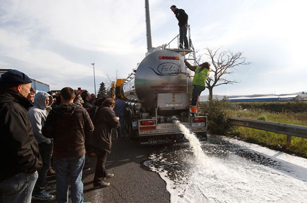French grower protest tanker hijacking