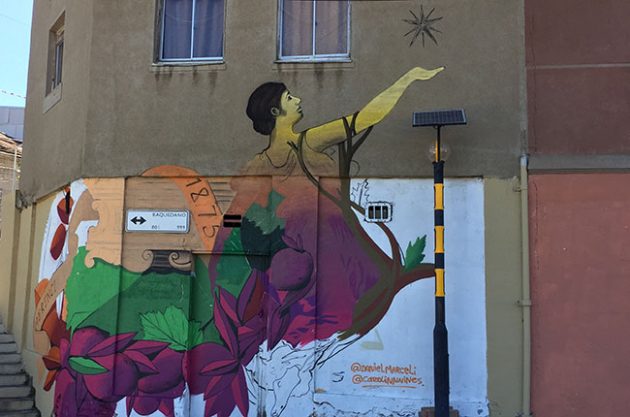 Valparaiso wine graffiti