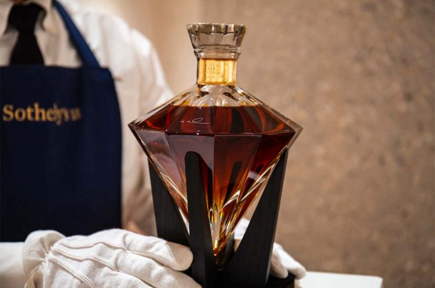 D'USSÉ 1969 signed by Shawn Carter