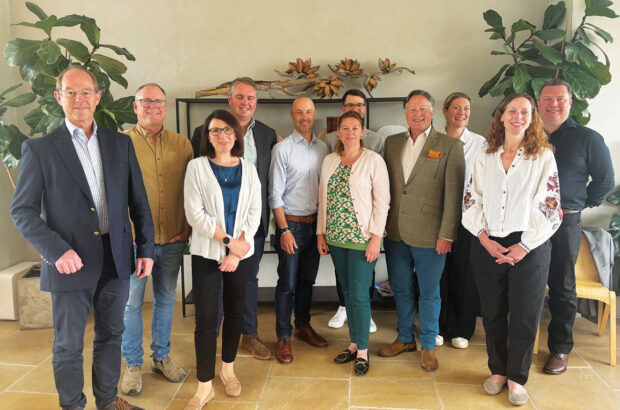 Dr Peter Stanbury with panellists from the Sustainable Wine Roundtable.