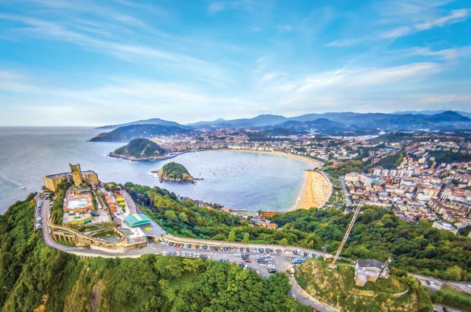 The view over La Concha bay and San Sebastián, with the Monte Igueldo amusement park and lookout in the foreground