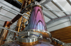 Mytí stále v Echlinville Distillery 