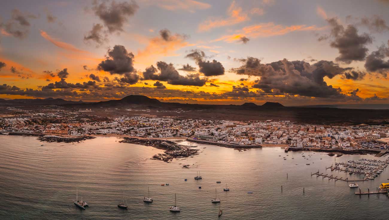 Sunset sky over the town of Corralejo inFuerteventura’s north