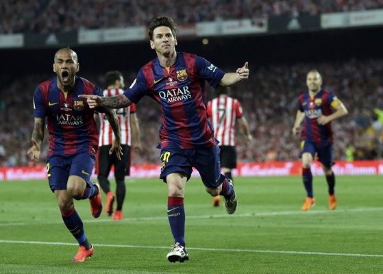 Amazing solo goal by Messi in Spanish Cup Final. - World Soccer
