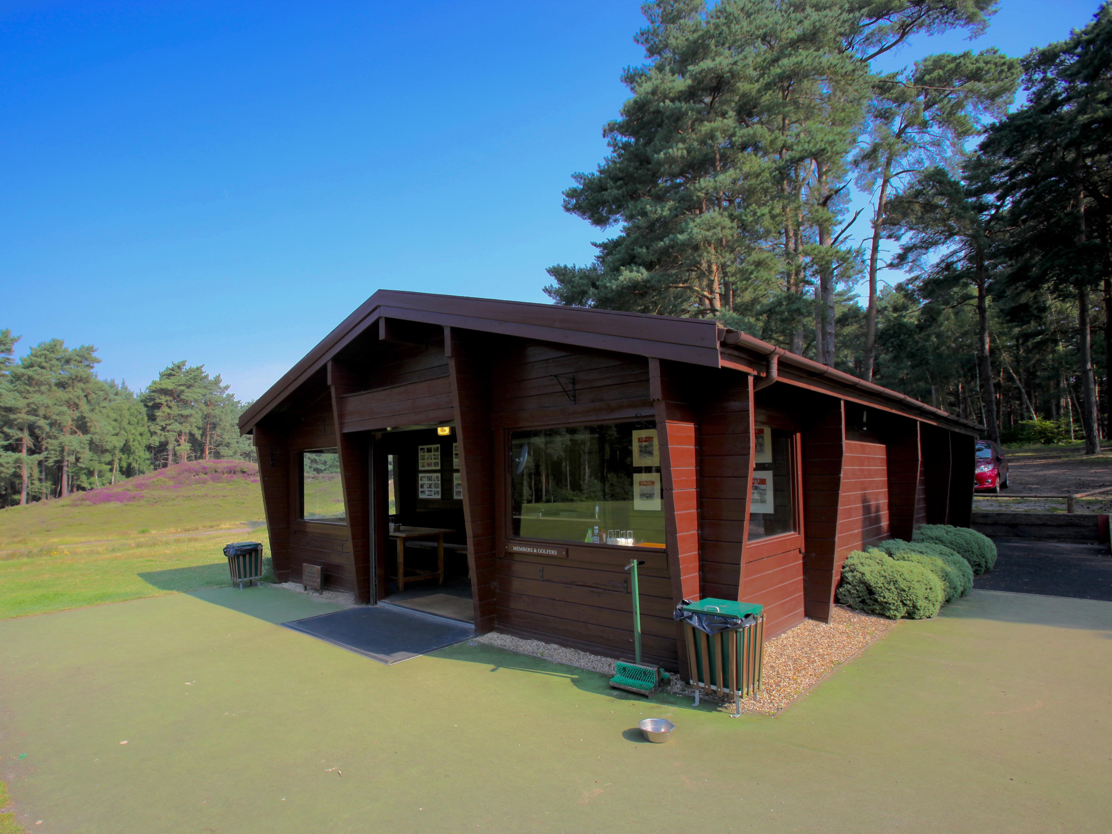 The king of halfway huts at Sunningdale after the 10th hole on The Old