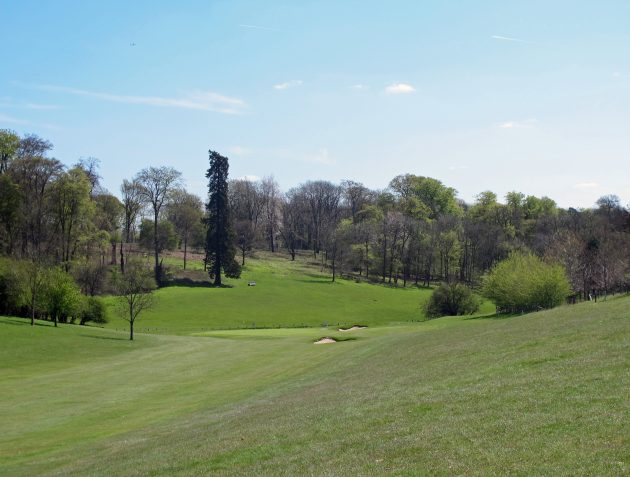 The very inviting par-5 second