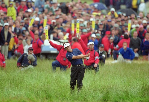 Van de Velde takes his 5th shot at the 18th. Credit: Getty Images Open chokes