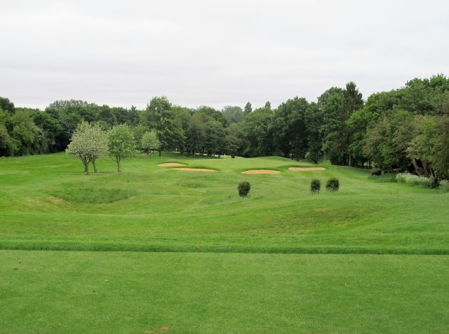 One of just three short holes, the attractive 3rd raises hopes of a two