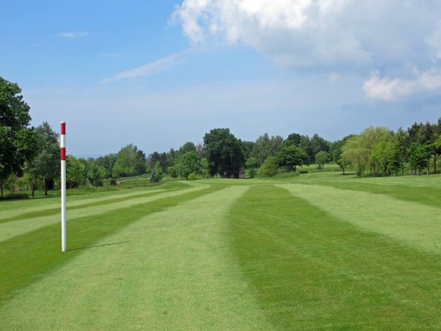 There is an old gamekeeper’s cottage behind the green at the 11th