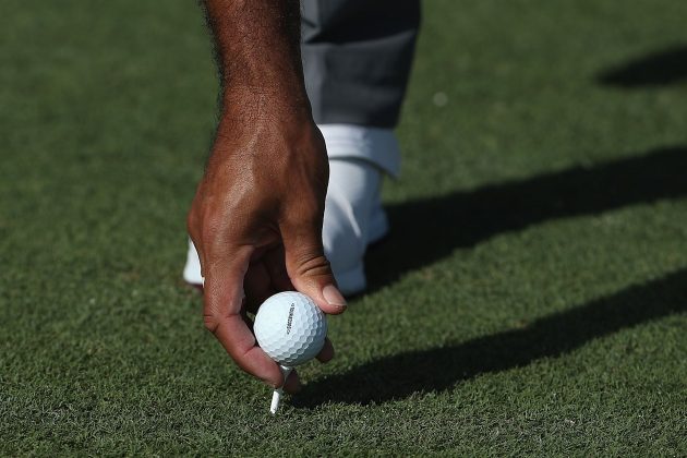 Tiger woods signs with bridgestone