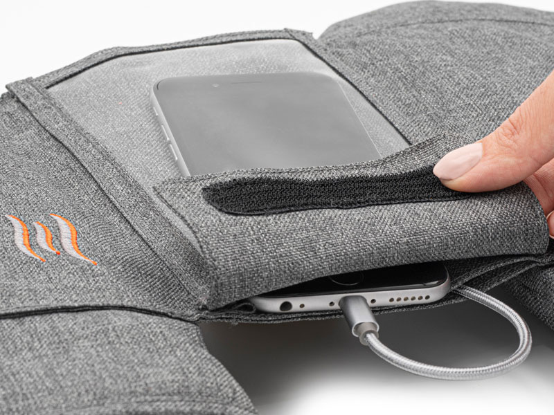 HottMitt_Phone_Charge_web