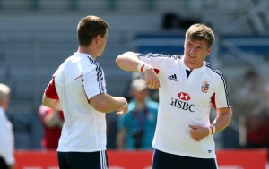 Friends or foes: Sexton and Farrell lock hors