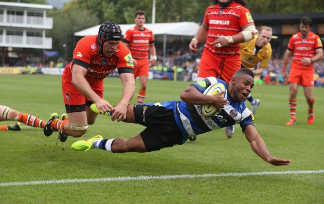 Touchdown: Kyle Eastmond scores for Bath against Leicester Tigers in the Aviva Premiership