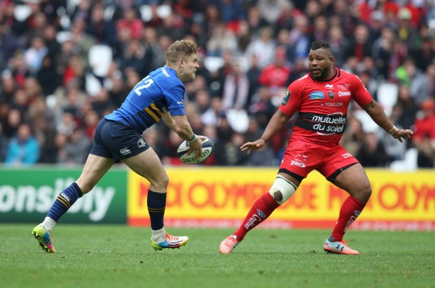Big effort: Ian Madigan puts everything into that fateful long pass. (Photo: Inpho)