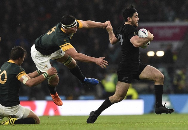 Nehe-Milner Skudder evades tackles from Francois Louw and Handre Pollard (Photo: Getty)