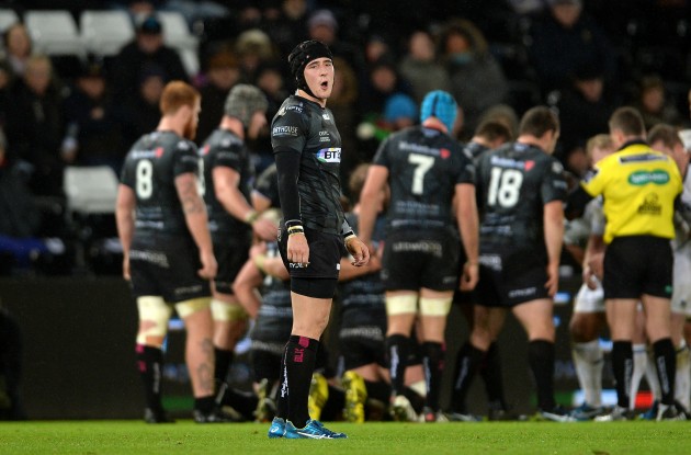 Calling the shots: Sam Davies put in a commanding performance. (Photo: Huw Evans Agency)
