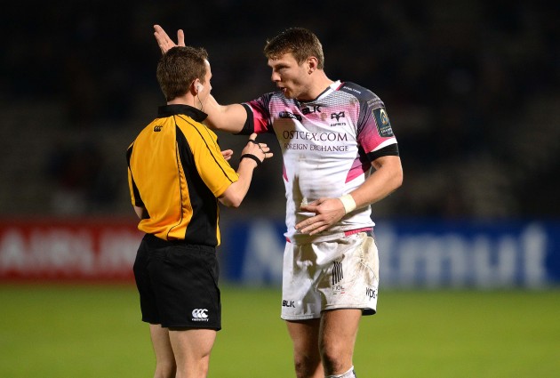 But Sir! Dan Biggar remonstrates with Luke Pearce. (Photo: Huw Evans Agency)