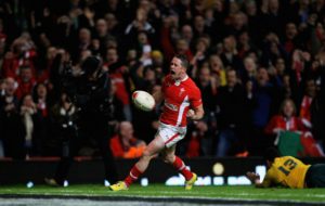 Shane Williams scores against Australia