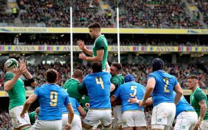 Conor Murray takes a lineout